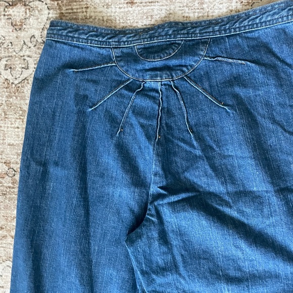 Free People Ray of Sunshine Jeans
Good condition , discontinued style
Size 30 - Picture 5 of 9